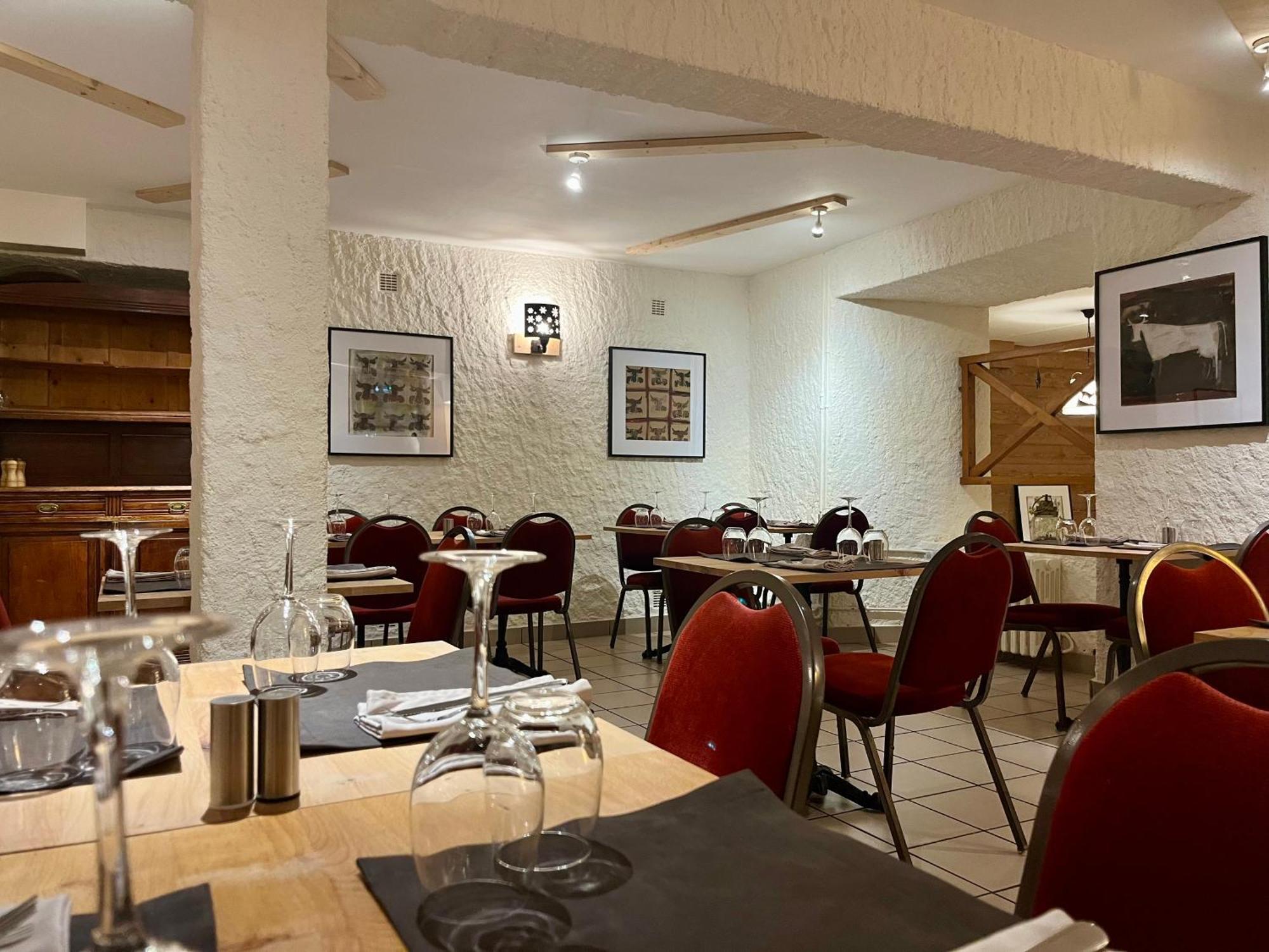 בסה-א-סנט-אנסטאיס Hotel Restaurant Le Clos מראה חיצוני תמונה